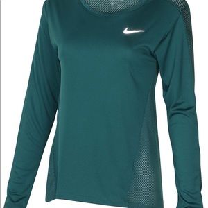 Nike Women’s DriFit Long-sleeve Shirt